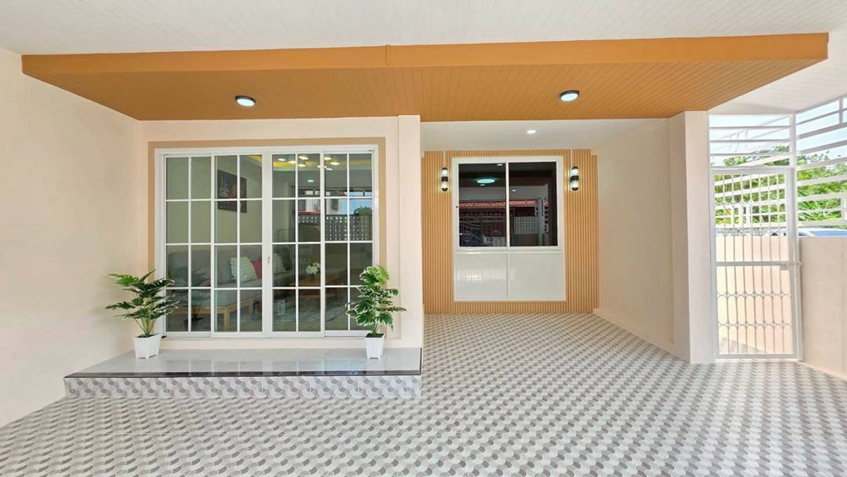 ขายทาวน์โฮมนนทบุรี บางใหญ่ บางบัวทอง : ขายทาวน์เฮ้าส์พระปิ่น 3 หลังริม 30 ตร.ว. 4 นอน มีระเบียงเทอเรส ติดถนนกาญจนาฯ ฟรีโอน