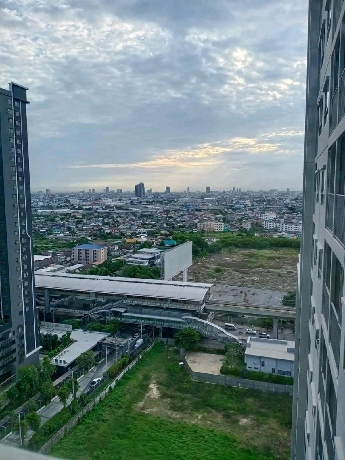 For RentCondoBangna, Bearing, Lasalle : Notting Hill Sukhumvit 105 for rent