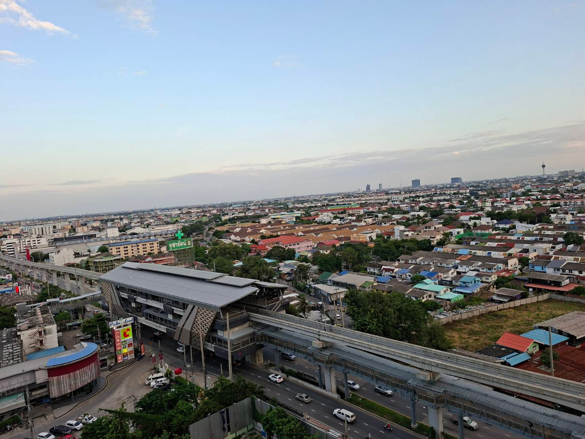 For RentCondoSamut Prakan,Samrong : Urgent for rent, low price 10,000 baht, next to Thippawan MRT, ready to move in, get 6 months, Knightsbridge Sukhumvit Theparak 089-6620022