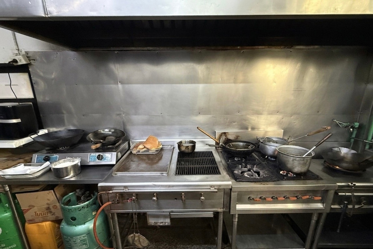 เซ้งร้านค้า/ตลาดนัดราชเทวี พญาไท : เซ้งด่วน ร้านอาหารทำเล 16 ปี ใต้คอนโดลุมพินี สะพานควาย ตรงข้าม Camping Ground