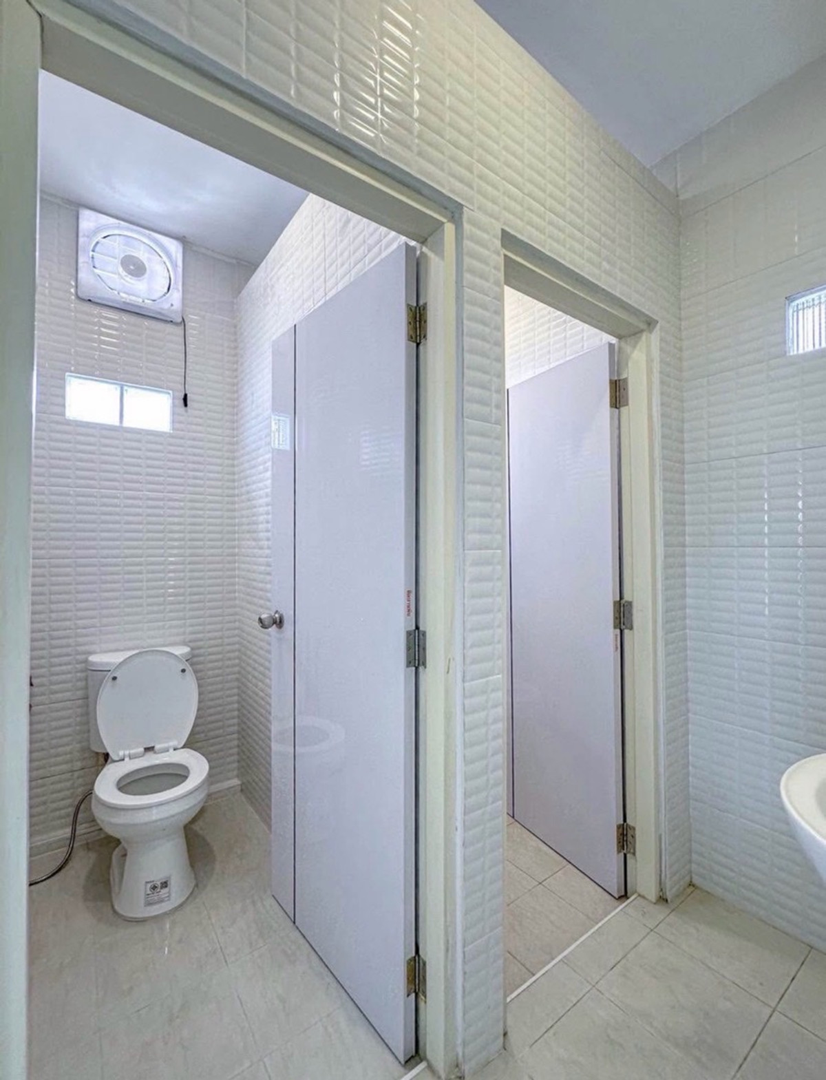 For SaleHome OfficeRamkhamhaeng, Hua Mak : 4-Storey Renovated Home Office Baan Klang Muang Rama 9 Ladprao Town in Town Ready for Business Near Expressway