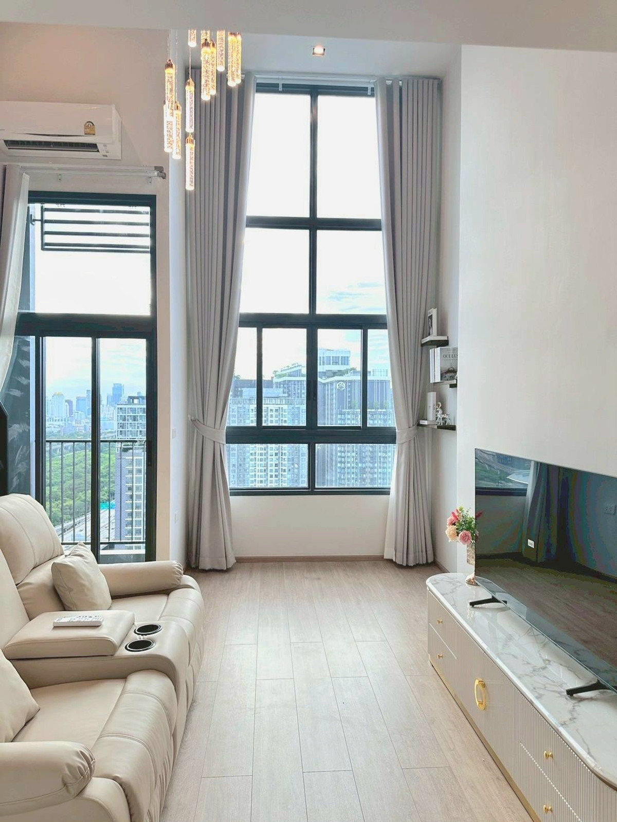 ให้เช่าคอนโดพระราม 9 เพชรบุรีตัดใหม่ RCA : 🩷🌷Ideo Rama 9 -  Asoke🌷🩷 1 Bed 1 Bath, Rental 30,000  Baht