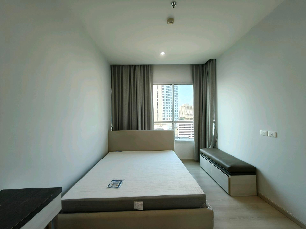 For RentCondoRatchadapisek, Huaikwang, Suttisan : FOR RENT: Spacious 2-Bedroom Unit with Enclosed Kitchen