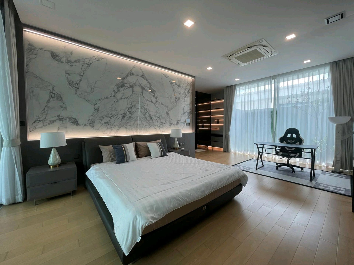 ให้เช่าบ้านเลียบทางด่วนรามอินทรา : 🌜🌟🌛Luxury House for Rent @ VIVE Ekamai–Ramintra 🏡
📍 โครงการ VIVE เอกมัย–รามอินทรา (เลียบด่วนรามอินทรา)