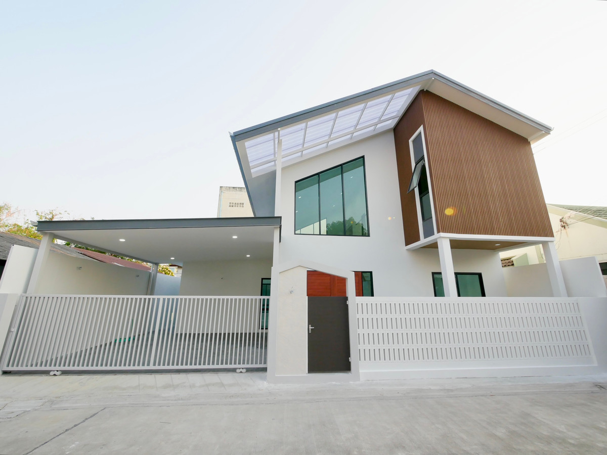 ขายบ้านเกษตร นวมินทร์ ลาดปลาเค้า : ขายบ้านเดี่ยว 2 ชั้น ซอยนวมินทร์ 113 ขนาด 41 ตร.ว. 3 นอน 3 น้ำ ตกแต่งใหม่ทั้งหลัง