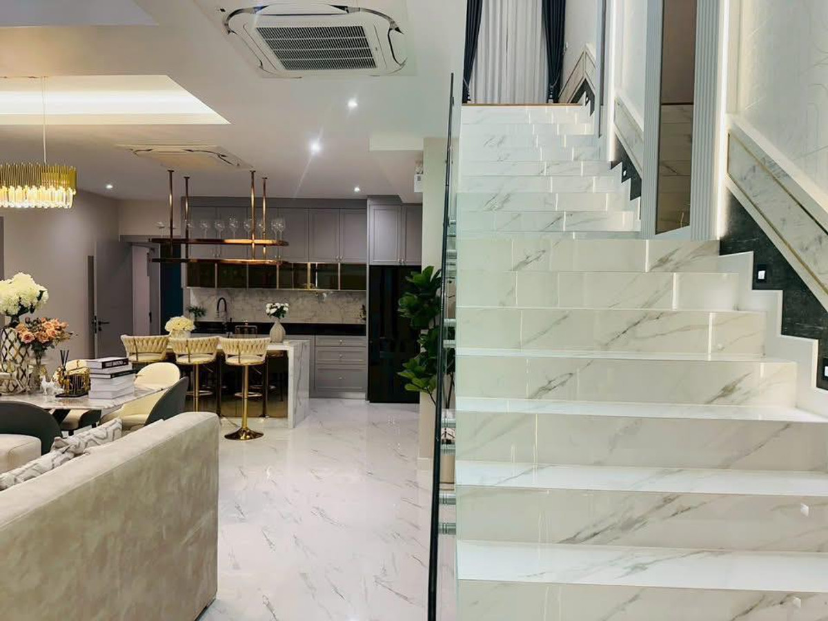 For RentPattaya, Bangsaen, Chonburi : Luxurious pool villa house for rent Near Jomtien Beach, Pattaya