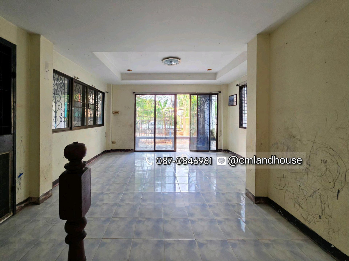 ขายบ้านเชียงใหม่ : ถูกกว่าคุ้มกว่าคอนโด! บ้านวรุณนิเวศน์ ต.แม่เหียะ อ.เมือง ใกล้แยกแม่เหียะ บิ๊กซี แม็คโคร IKEA 2 กม. ใกล้เซ็นทรัลแอร์พอร์ต 4 กม. ใกล้สนามบิน 5 กม. (ขายตามสภาพต้องปรับปรุง)