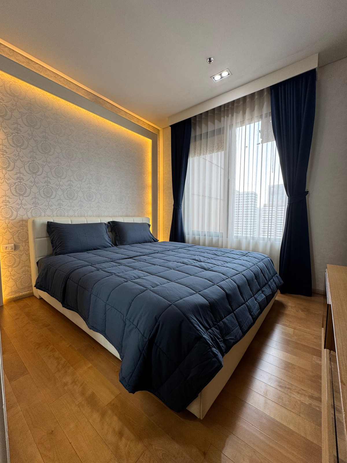 ให้เช่าคอนโดพระราม 9 เพชรบุรีตัดใหม่ RCA : ให้เช่า Villa Asoke Duplex ชั้นสูง พื้นที่กว้าง 90 ตร.ม. ห้องสวยหรูสภาพนางฟ้า