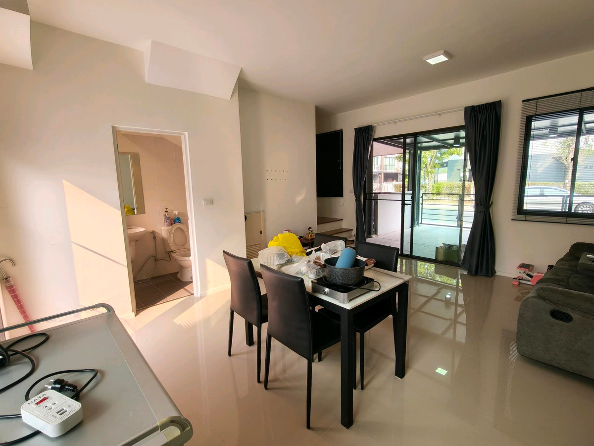 ทาวน์โฮมนวมินทร์ รามอินทรา : ขาย/เช่า ทาวน์โฮม พลีโน่ พหลโยธิน 54/1 ไซส์ใหญ่ 20 ตรว. หลังบ้านกว้าง มีเนื้อที่เยอะขึ้น

✨ บ้านไซส์ใหญ่ 20 ตร.ว. ฟังก์ชันครบ 3 นอน 3 น้ำ | ทำเลเข้า-ออกเมืองสะดวกที่สุด!