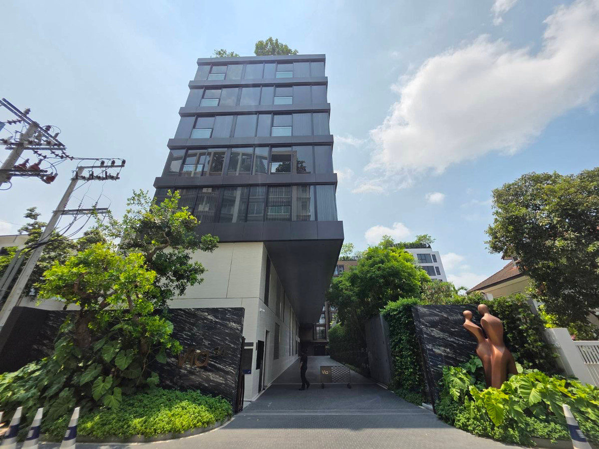 For SaleCondoSukhumvit, Asoke, Thonglor : Via 34 (Sukhumvit 34): 3bed 3bath 146.25sqm. from 40 million corner unit Am: 0656199198