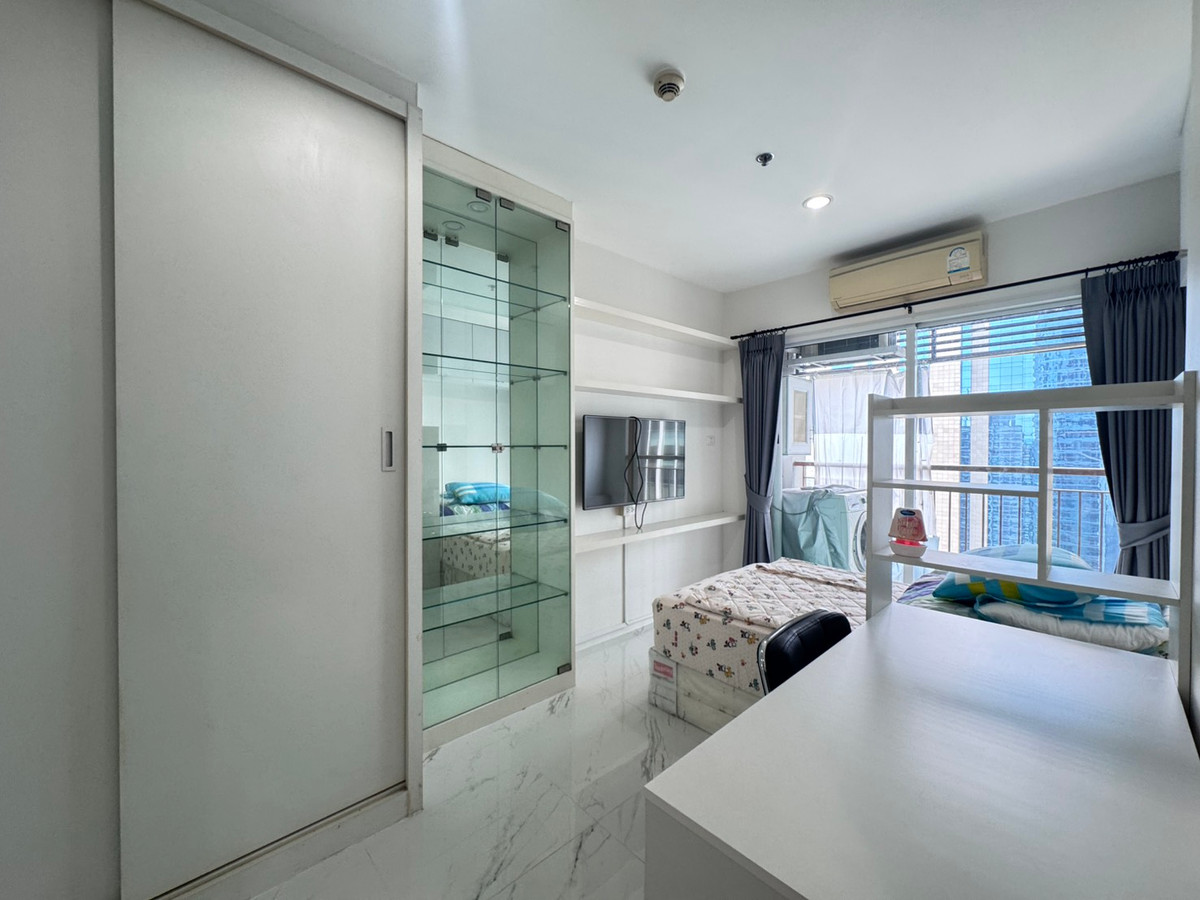 ให้เช่าคอนโดลาดพร้าว เซ็นทรัลลาดพร้าว : Sym Vibha Ladprao 2 ห้องนอน ห้องมุม รีโนเวทใหม่ ทำเลดีมาก ใกล้ central ladprao สวนจตุจักร, bts ,mrt