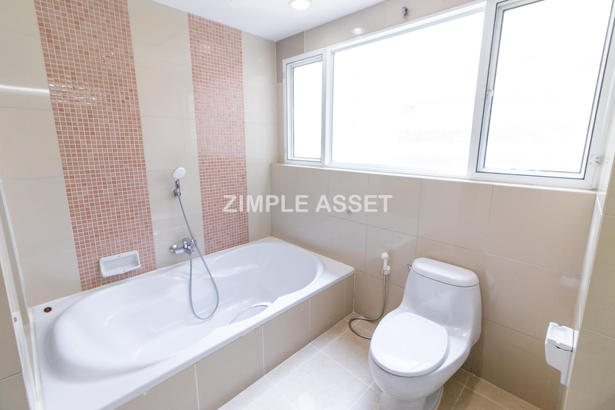 For RentSukhumvit, Asoke, Thonglor : Line ID: @zimple_asset  A luxurious residential in Sukhumvit 24. Fully furnished with complete facilities, offering a comfortable “home-like” atmosphere in a prime location with convenient access to BTS and shopping center. Pet friendly🐶