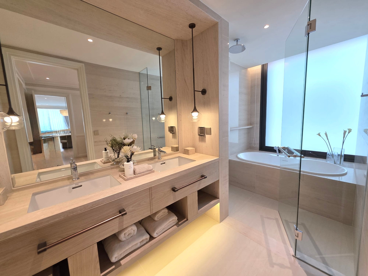 For SaleCondoSukhumvit, Asoke, Thonglor : Intercontinental Residences Bangkok Asoke: 2bed 2bath 139sqm from 44,800,000 with yard area Am: 0656199198