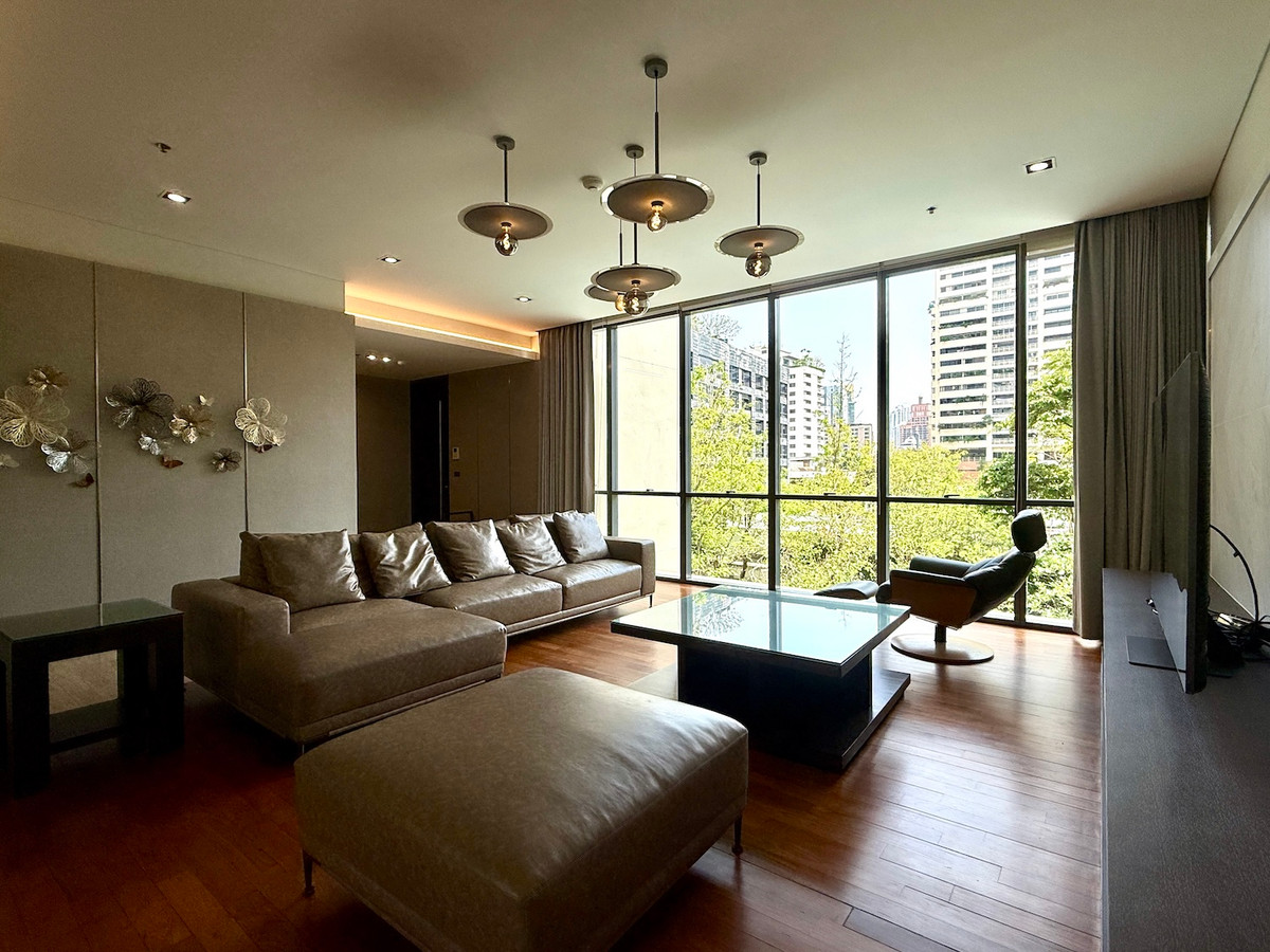 ให้เช่าคอนโดสุขุมวิท อโศก ทองหล่อ : คอนโดห้องใหญ่ 3 ห้องนอน พร้อมระเบียงกว้าง วิวสวน  ใกล้อโศกและพร้อมพงศ์