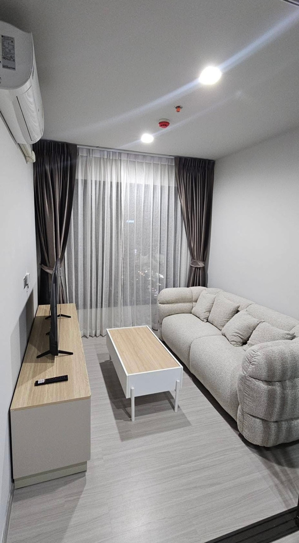 For RentCondoRama9, Petchburi, RCA : For Rent ✨ Life Asoke - Rama 9 ✨ Near Central Rama 9. Fully furnished with appliances.