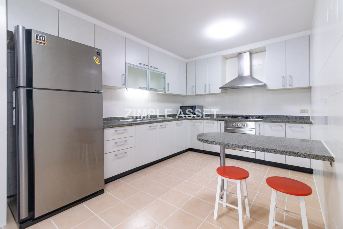 For RentSukhumvit, Asoke, Thonglor : Line ID: @zimple_asset  A luxurious residential in Sukhumvit 24. Fully furnished with complete facilities, offering a comfortable “home-like” atmosphere in a prime location with convenient access to BTS and shopping center. Pet friendly🐶