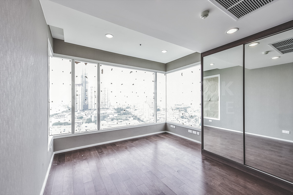 For SaleCondoSathorn, Narathiwat : 🌊 Chao Phraya River view! 2 bedrooms, beautiful room, Menam Residences, good location, good price, only 11.99 million baht 🔥 By Bonnie 0658245701