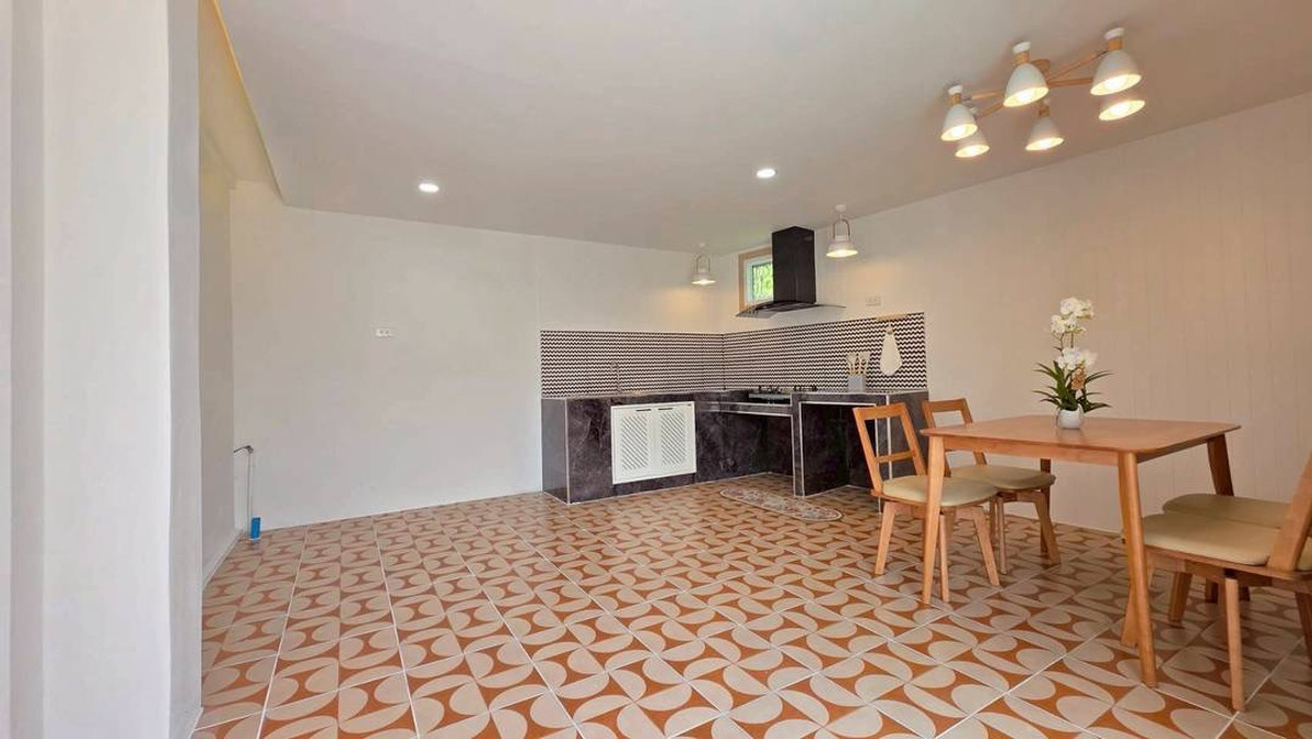 ขายทาวน์โฮมนนทบุรี บางใหญ่ บางบัวทอง : ขายทาวน์เฮ้าส์พระปิ่น 3 หลังริม 30 ตร.ว. 4 นอน มีระเบียงเทอเรส ติดถนนกาญจนาฯ ฟรีโอน