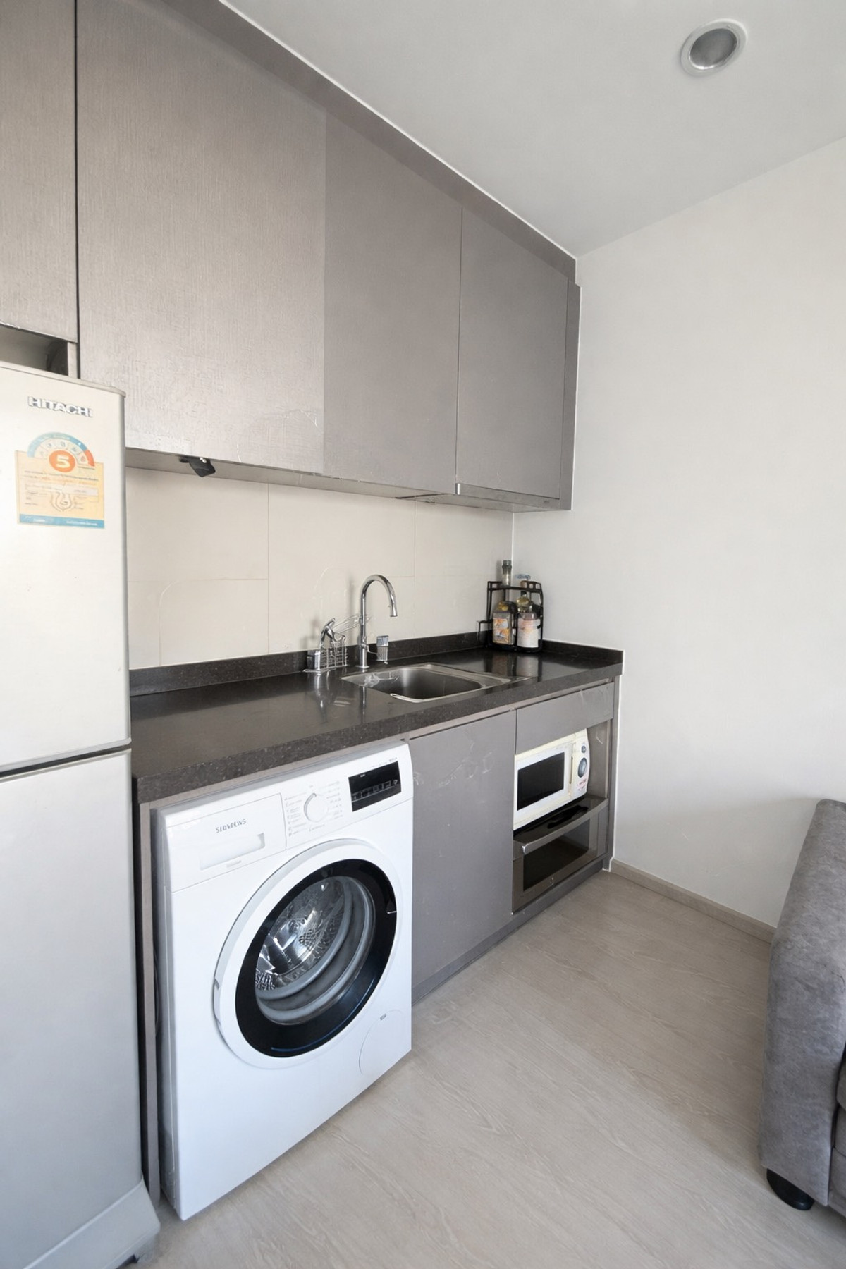 คอนโดพระราม 9 เพชรบุรีตัดใหม่ RCA : 🔥ปล่อยเช่า/ขายด่วน ห้องที่ Rhythm Asoke ใกล้ MRT พระราม 9 