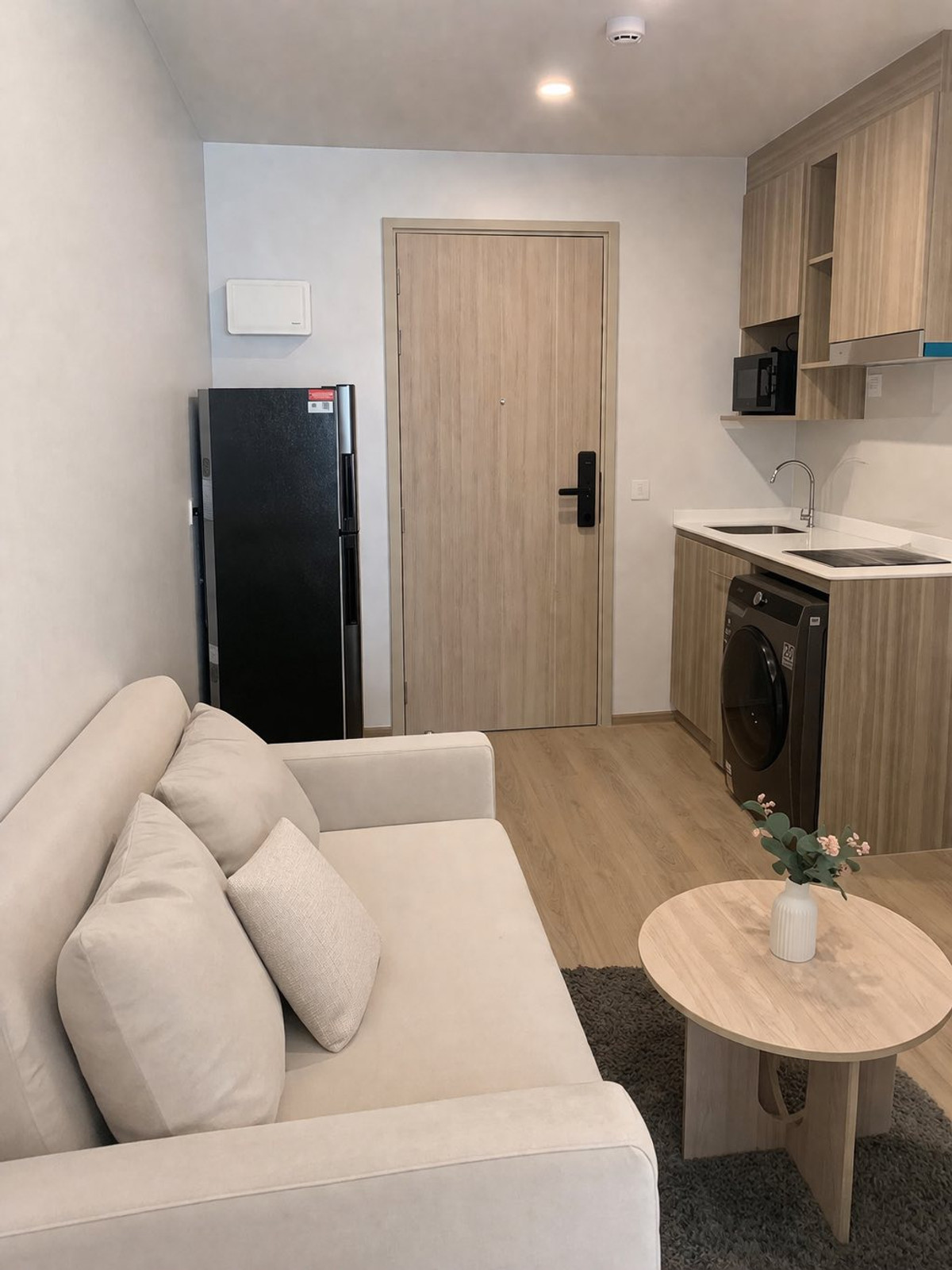 For RentCondoKhlongtoei, Kluaynamthai : For rent Life Rama4 – Asoke | 22,000 /Month