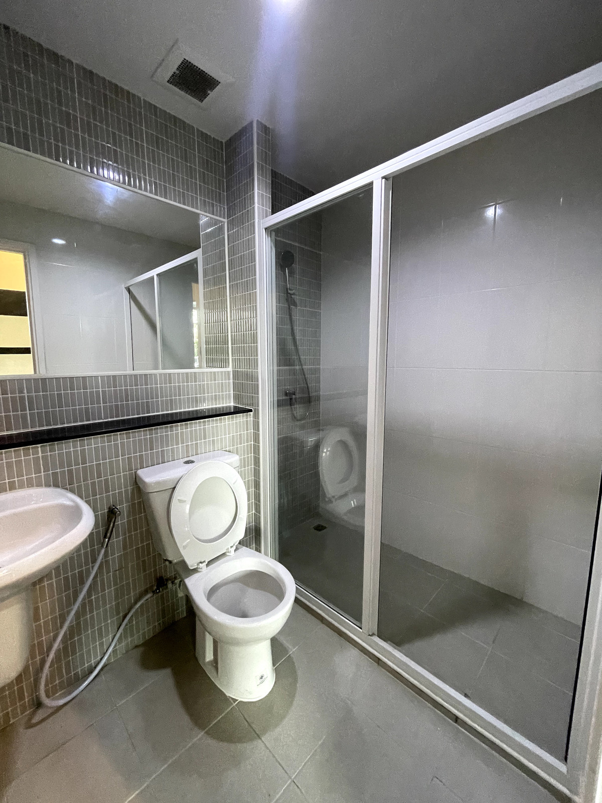 ให้เช่าคอนโดบางซื่อ วงศ์สว่าง เตาปูน : ให้เช่า “ ร้านค้า ” ใต้คอนโด รีเจ้นท์ โฮม บางซ่อน 28  🚄MRT บางซ่อน 🚄