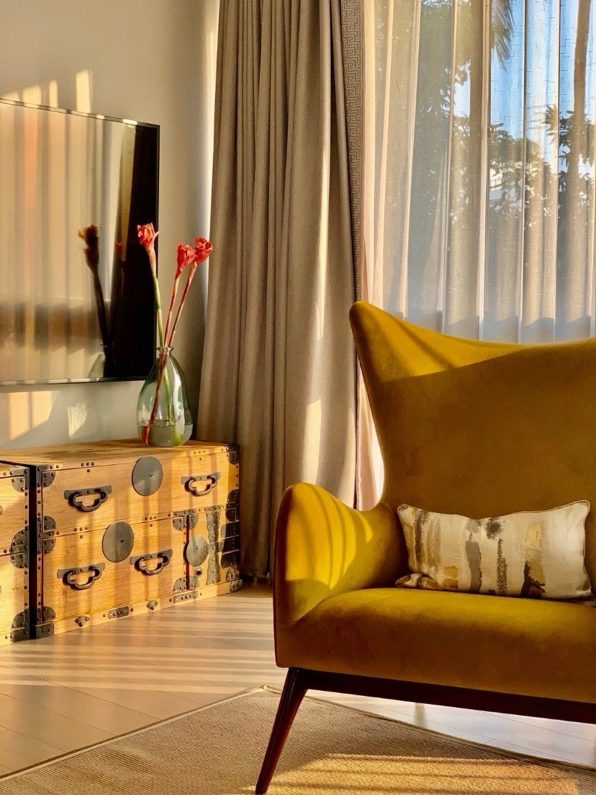 บ้านสุขุมวิท อโศก ทองหล่อ : วิลล่าหรูทองหล่อให้เช่า พร้อมสระว่ายน้ำส่วนตัวและลิฟท์ส่วนตัว