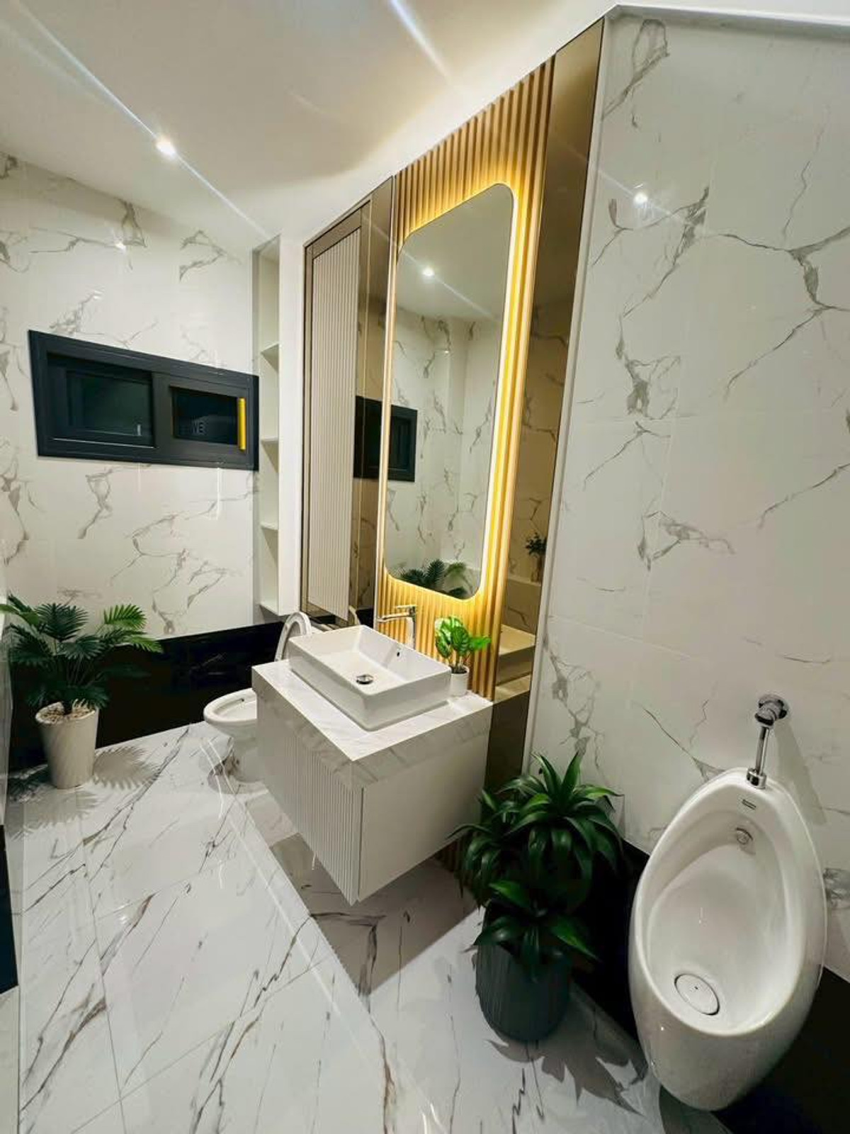 For RentPattaya, Bangsaen, Chonburi : Luxurious pool villa house for rent Near Jomtien Beach, Pattaya