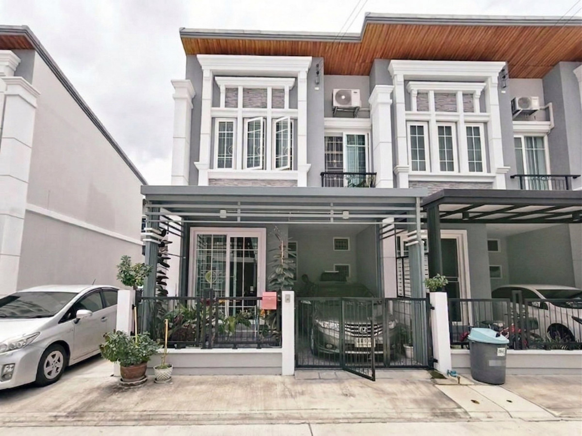 ทาวน์โฮมปิ่นเกล้า จรัญสนิทวงศ์ :  ขาย/เช่า ทาวน์โฮมพรีเมี่ยม หลังมุม พร้อมอยู่ โครงการ โกลเด้น ทาวน์ ศิริราช–ราชพฤกษ์ ใกล้ MRT สถานีไฟฉาย | ทำเลศักยภาพ เข้า-ออกได้หลายเส้นทาง