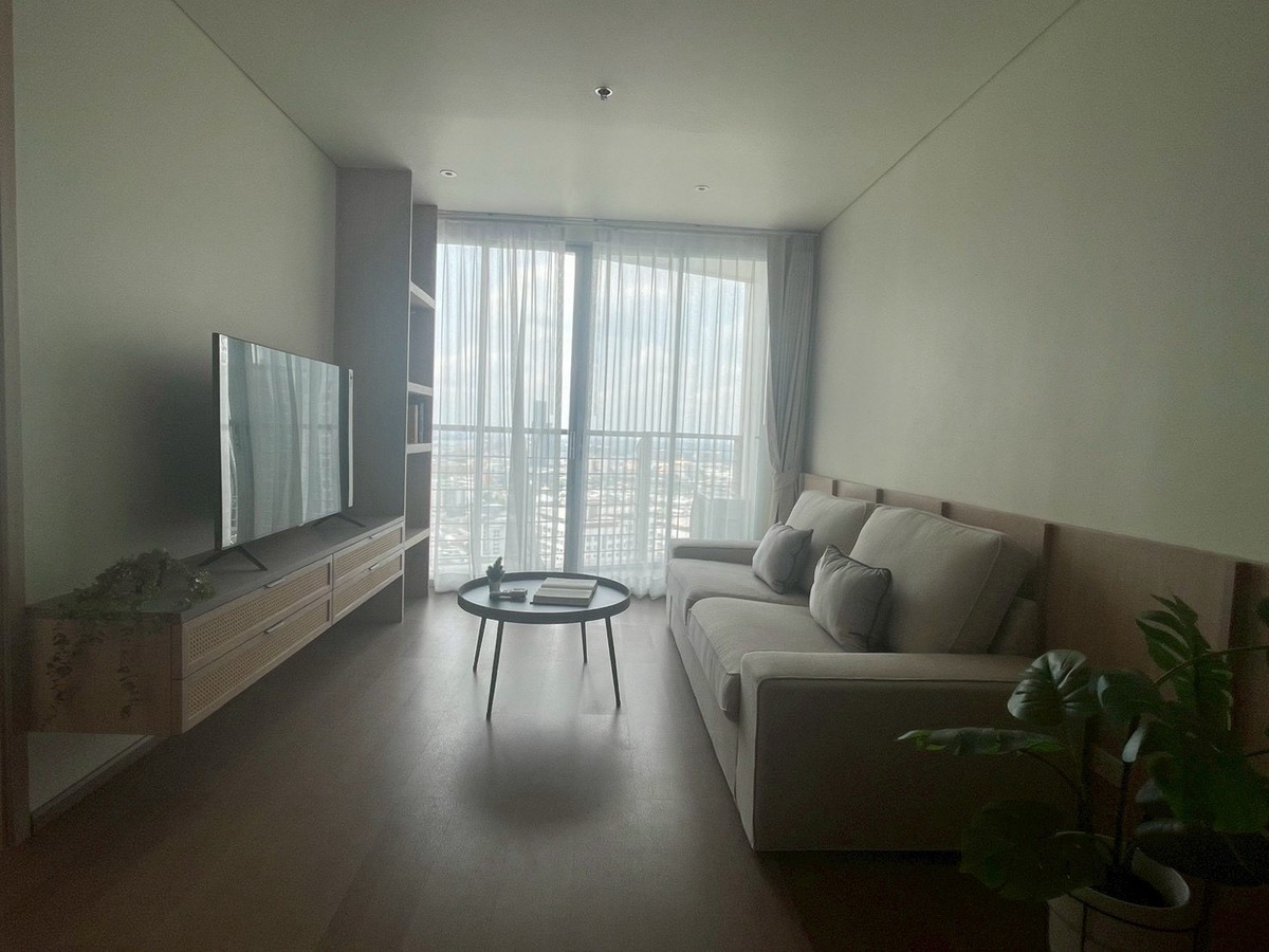 For RentCondoOnnut, Udomsuk : 🔥 FOR RENT: Spacious Renovated Condo near BTS Phra Khanong (3 mins walk) 🔥1bed large size 52sqm:37,000 THB/month