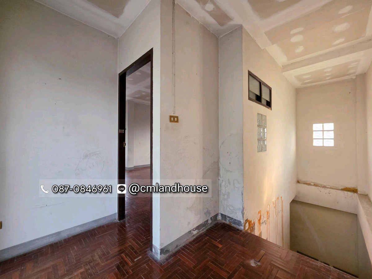 ขายบ้านเชียงใหม่ : ถูกกว่าคุ้มกว่าคอนโด! บ้านวรุณนิเวศน์ ต.แม่เหียะ อ.เมือง ใกล้แยกแม่เหียะ บิ๊กซี แม็คโคร IKEA 2 กม. ใกล้เซ็นทรัลแอร์พอร์ต 4 กม. ใกล้สนามบิน 5 กม. (ขายตามสภาพต้องปรับปรุง)