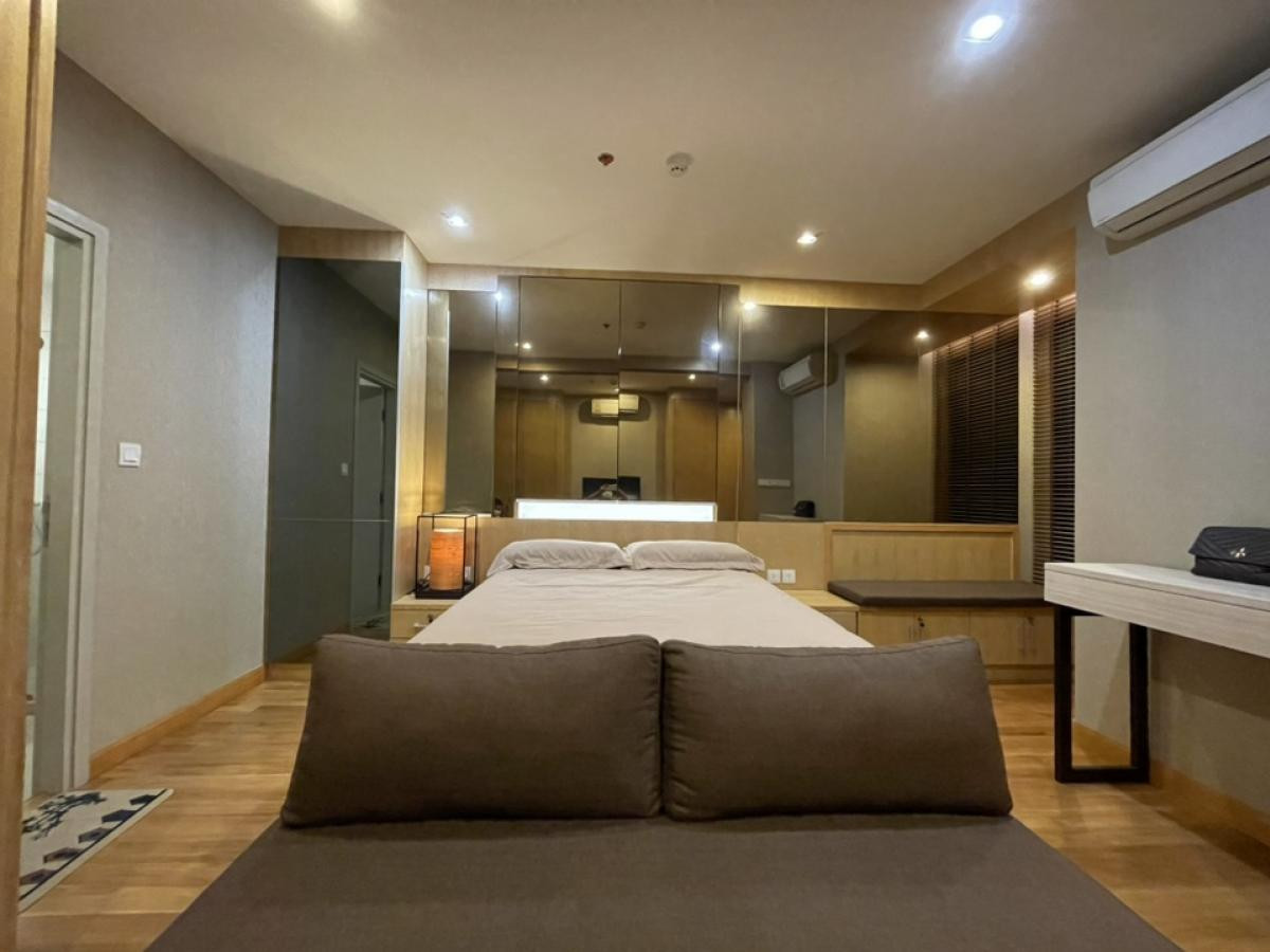 For RentCondoSiam Paragon ,Chulalongkorn,Samyan : ST491/Condo for rent Ideo Q Chula-Samyan, beautiful room on the 39th floor, area 35 square meters, comes with a 1 Bedroom layout.