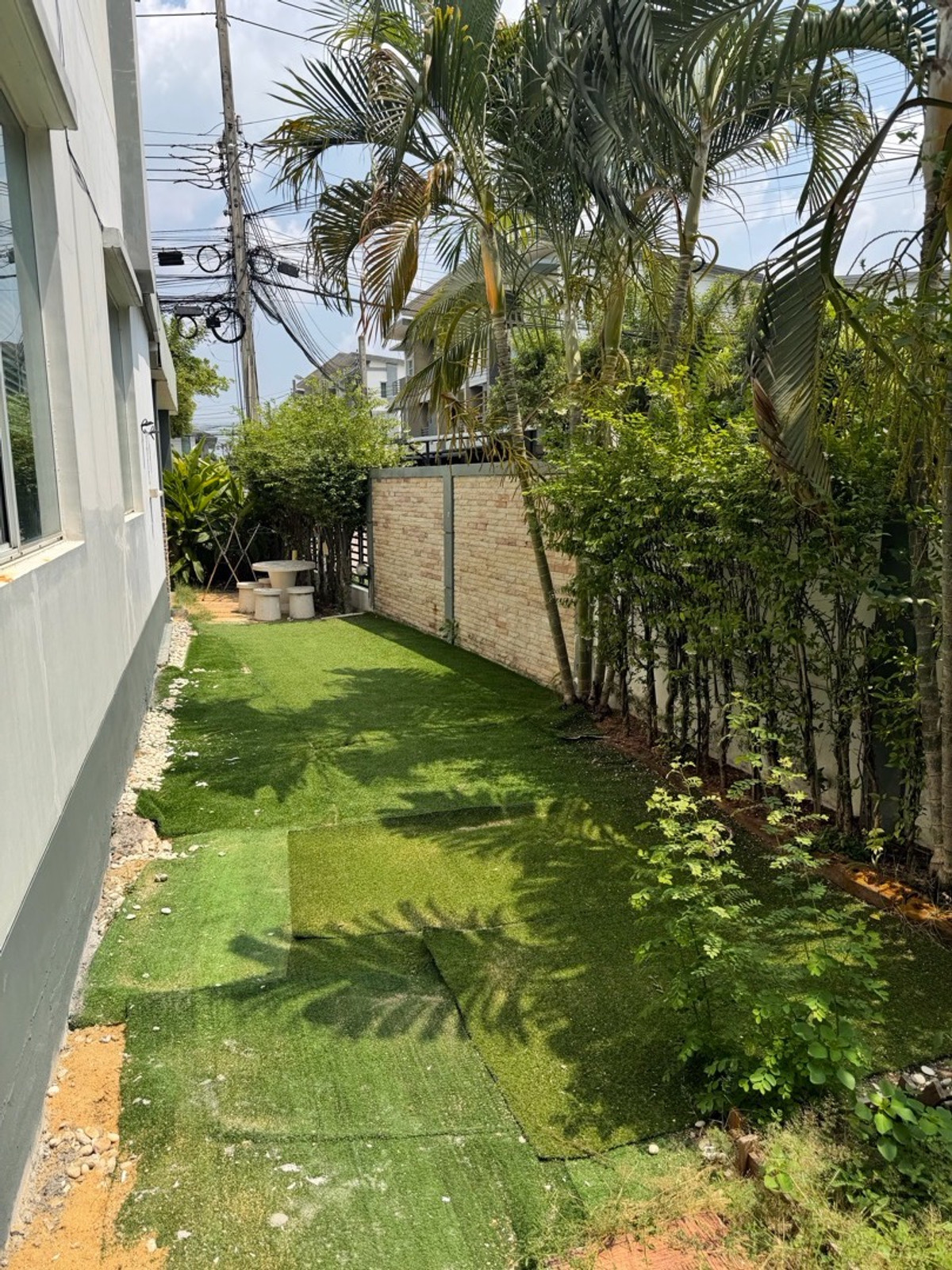 For RentTownhomePattanakan, Srinakarin : Townhome for rent, Town Avenue Rama 9, near Market Place Krungthep Kreetha, just 4 minutes.