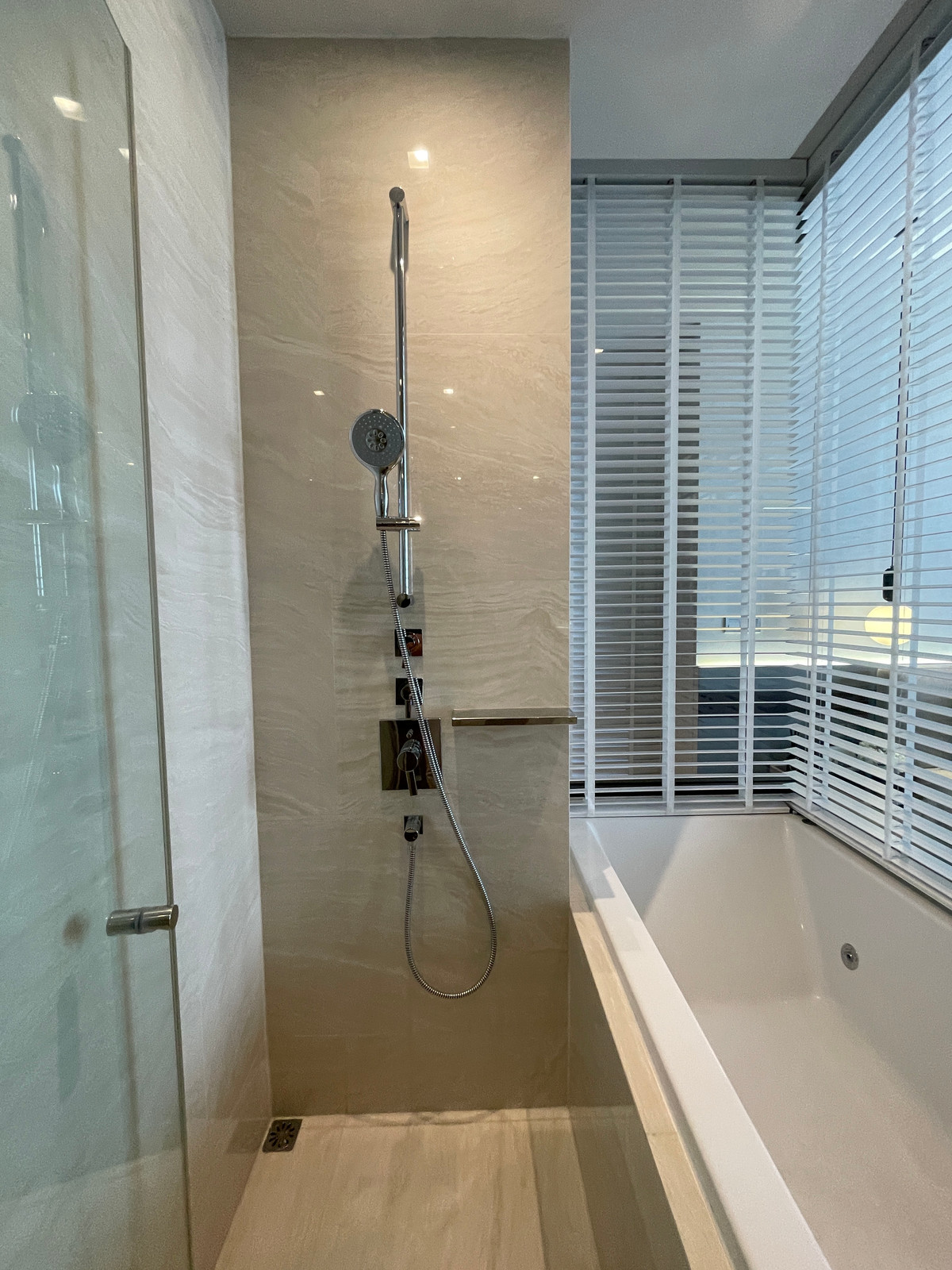 ขายคอนโดสีลม ศาลาแดง บางรัก : 💎 [Ultimate Legacy] ASHTON SILOM – 1BR XL (49.58 ตร.ม.) ชั้น 32 ห้องมุมแห่งวิสัยทัศน์เหนือระดับ บนถนนสายประวัติศาสตร์ 💎 