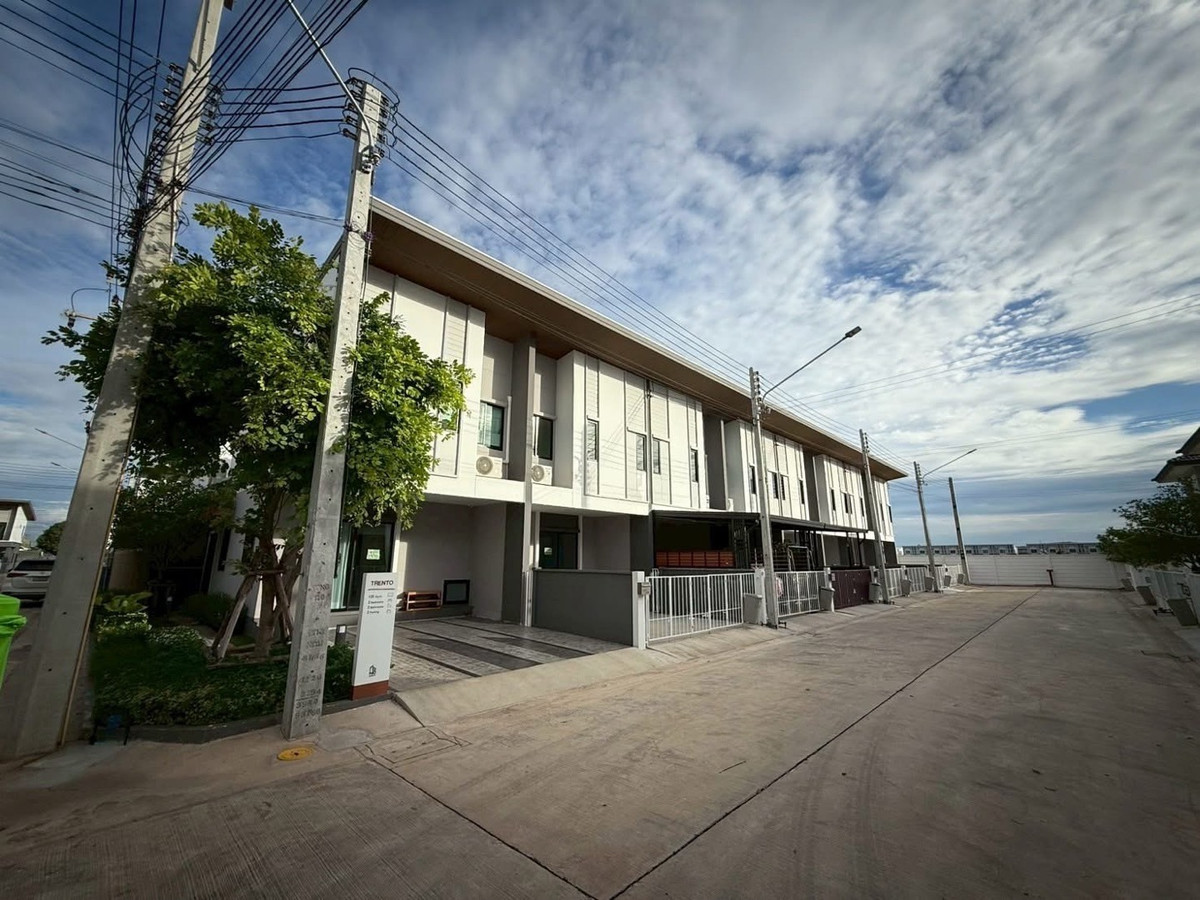 For RentHousePhutthamonthon, Salaya : 🏡 Frame house for rent, Baan Fah Grand Townie, Phetkasem Sai 5, ready to move in. LineOA : @ladysai