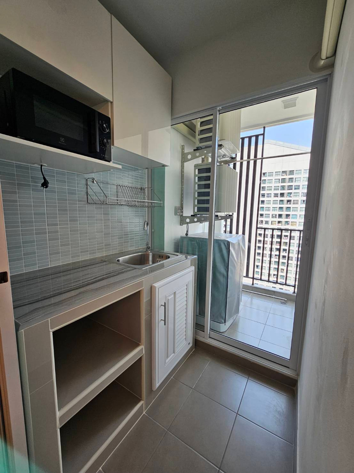 For RentCondoBangna, Bearing, Lasalle : For rent: bedroom, bathroom, Regent Home Bangna (new project)