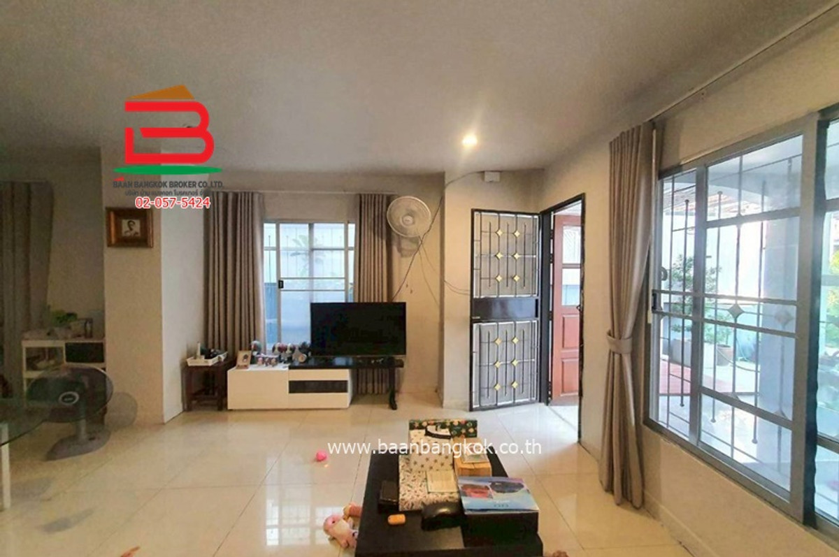 ขายทาวน์โฮมนวมินทร์ รามอินทรา : ทาวน์เฮาส์ หมู่บ้าน เค.ซี.รามอินทรา 6 (พระยาสุเรนทร์ 45) เนื้อที่ 24 ตรว. (ใกล้วัดพระยาสุเรนทร์) ถนนพระยาสุเรนทร์ แขวงสามวาตะวันตก เขตคลองสามวา