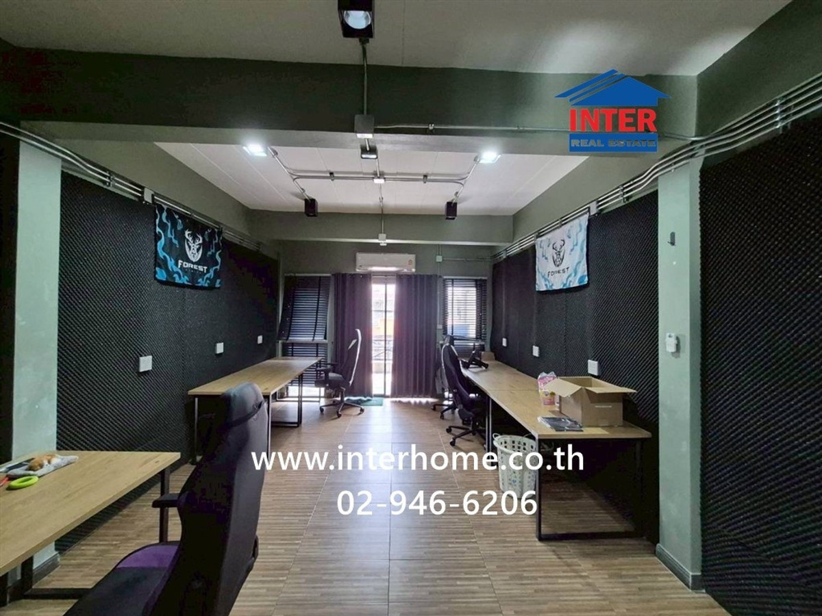 ขายอาคารพาณิชย์นวมินทร์ รามอินทรา : อาคารพาณิชย์ 4.5 ชั้น 18 ตร.ว. อาคารพาณิชย์ ใกล้โรงพยาบาลสินแพทย์ รามอินทรา ซอยรามอินทรา52/1 ถนนรามอินทรา ถนนนวมินทร์ เขตบึงกุ่ม กรุงเทพมหานคร