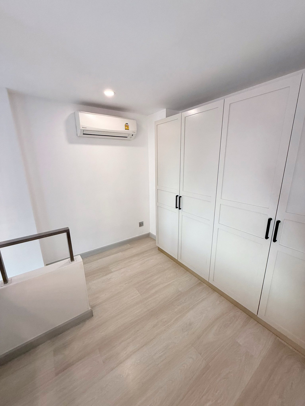 For RentCondoSathorn, Narathiwat : ᚱ Condo for rent ✅ Duplex 🔥1 bedroom, 31st floor 🔥KnightsBridge Prime Sathorn, near BRT Thanon Chan and BTS Chong Nonsi.