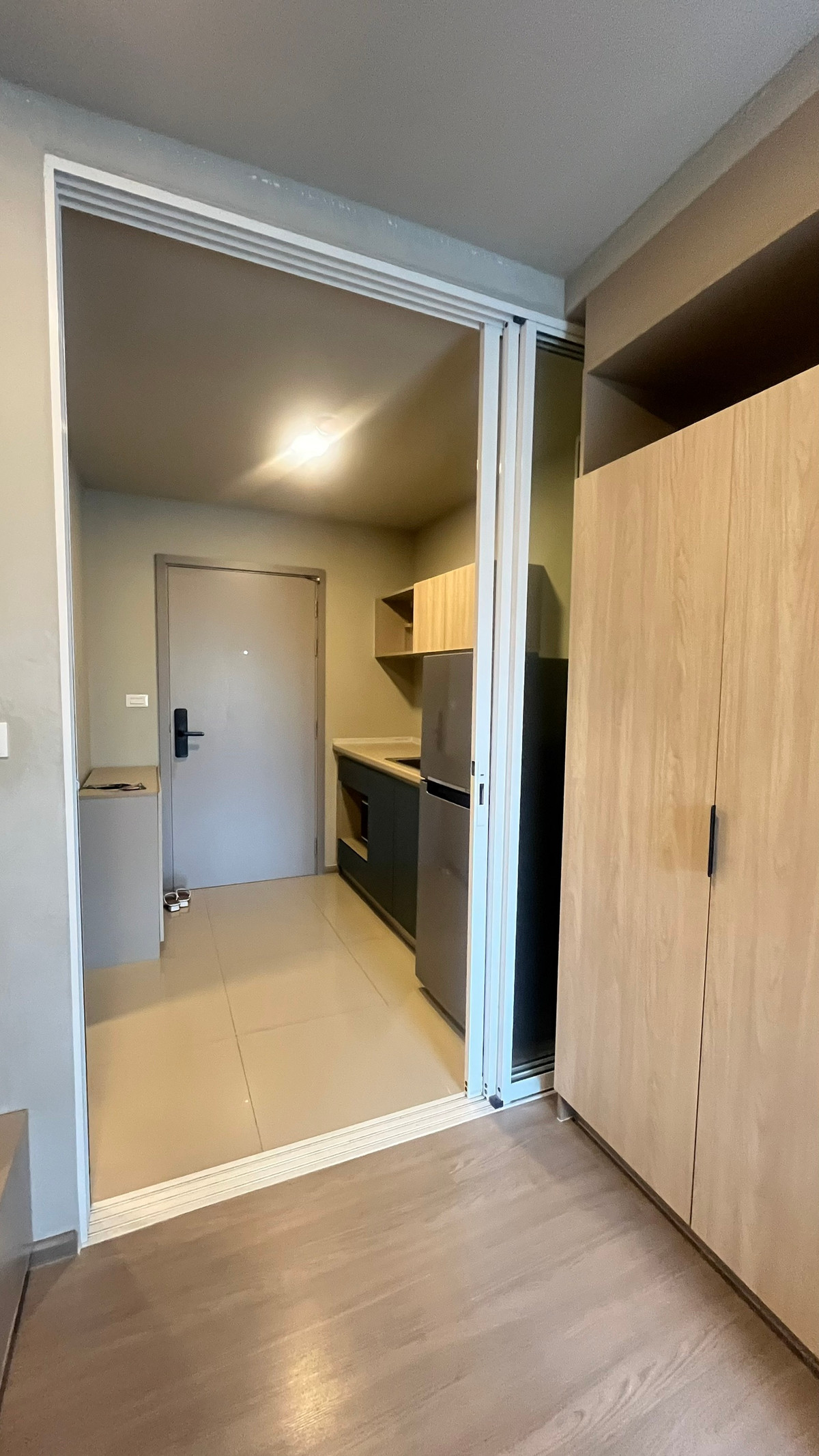 ให้เช่าคอนโดปิ่นเกล้า จรัญสนิทวงศ์ : ให้เช่า ดีคอนโด พนา 28 SQM คุณจะได้รับห้องที่สะดวก สบาย สะอาด เฟอร์ครบ พร้อมเครื่องใช้ไฟฟ้า