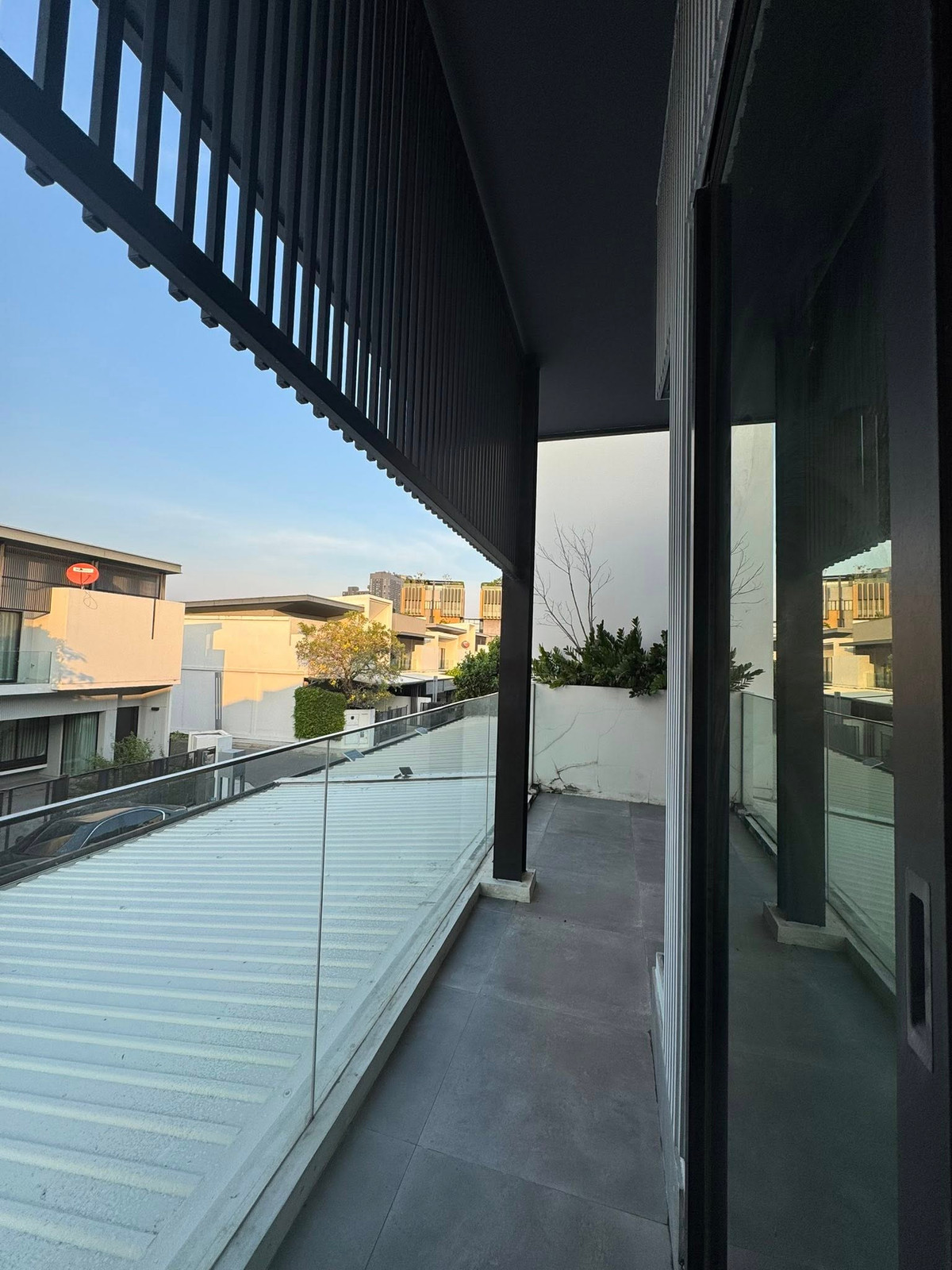 ขายบ้านบางนา แบริ่ง ลาซาล : วีเว่ บางนา กม.7 / 3 ห้องนอน (ขาย), VIVE Bangna Km.7 / 3 Bedrooms (FOR SALE) YOK137