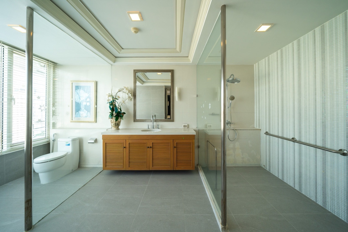 ขายคอนโดสุขุมวิท อโศก ทองหล่อ : Pet friendly 🐈🐶 One of A Kind ❤️Hampton Thonglor 10  415 sqm 🔥 ULTRA LUXURY PENTHOUSE IN THONGLOR 🔥
Rare Unit | Massive Space | Prime Location