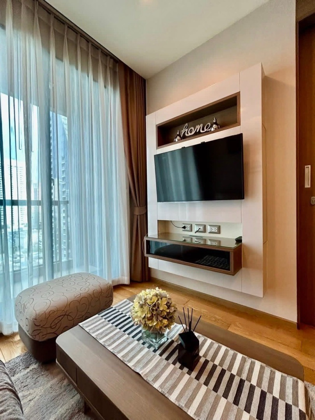 ให้เช่าคอนโดสาทร นราธิวาส : 📣The Address Sathon‼️ with 1B1B Size 46Sqm. ฿30,000/month✨