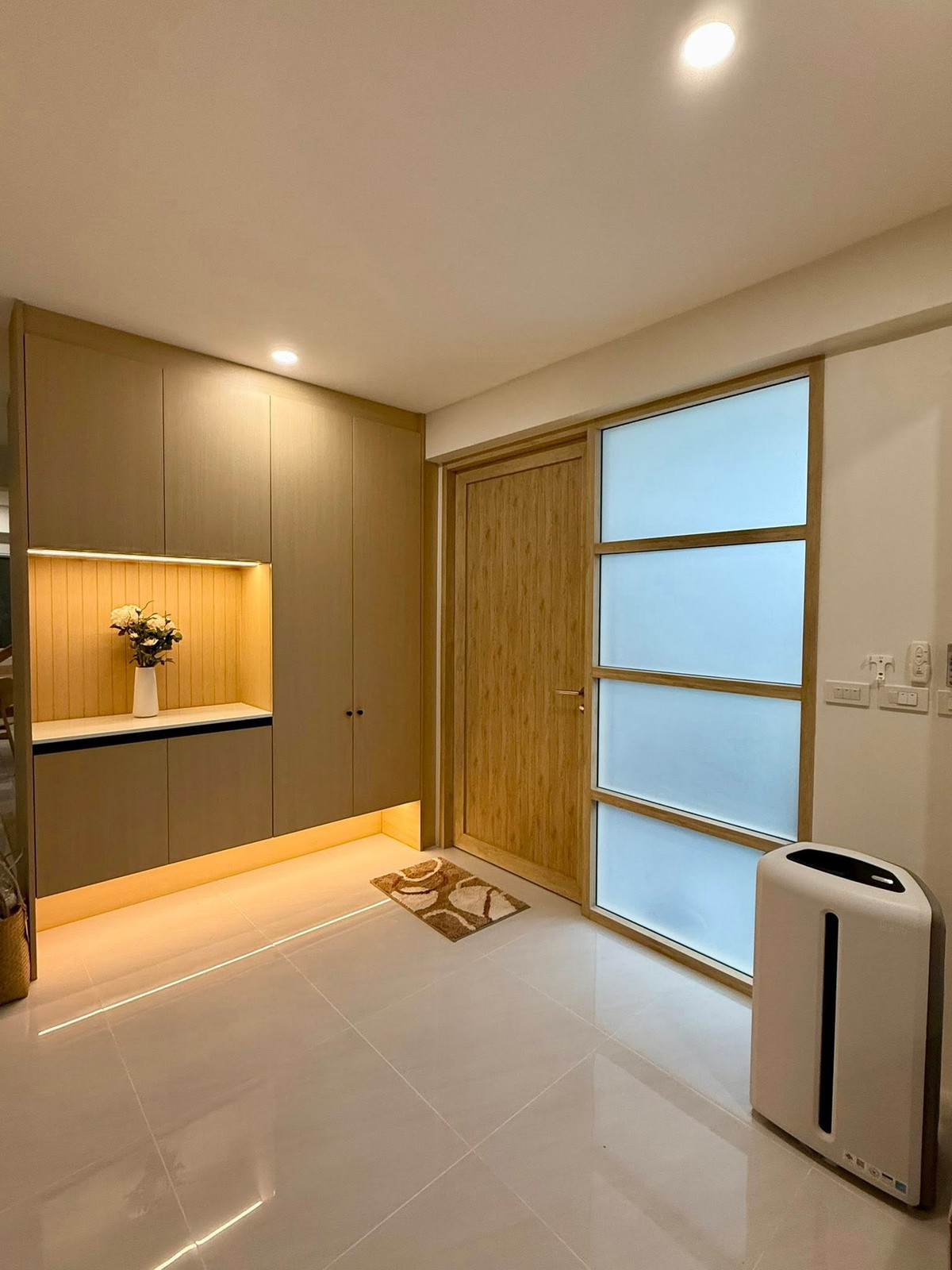 ให้เช่าบ้านรามคำแหง หัวหมาก : ᚱ ให้เช่า บ้านเดี่ยว 🔥3 ห้องนอน 1 ห้องแม่บ้าน🔥 รามคำแหง หัวหมาก 9 ที่จอดรถ 2 คัน ✅ ใกล้ MRT ศรีกรีฑา