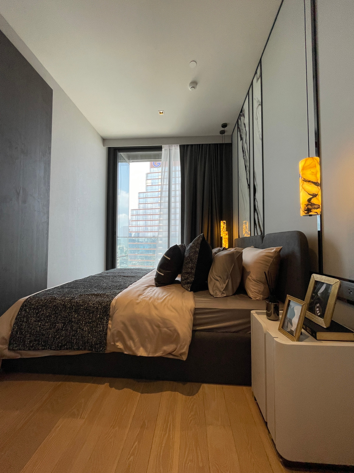 ขายคอนโดสีลม ศาลาแดง บางรัก : [THE PEAK OF SILOM] ASHTON SILOM – Rare 2BR Unit | ชั้น 32 วิวขอบฟ้า ประสบการณ์อยู่คอนโดที่เหมือนอยู่บ้าน 