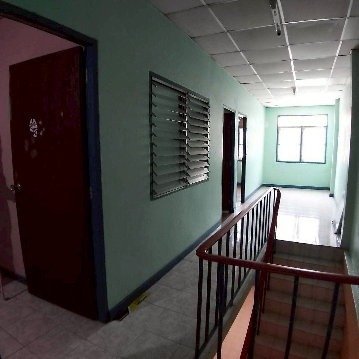 For SaleTownhomeSriracha Laem Chabang Ban Bueng : Townhouse in Soi Wat Wang Hin, Heart of Sriracha Convenient location with easy access, just 50 meters from Sukhumvit Road