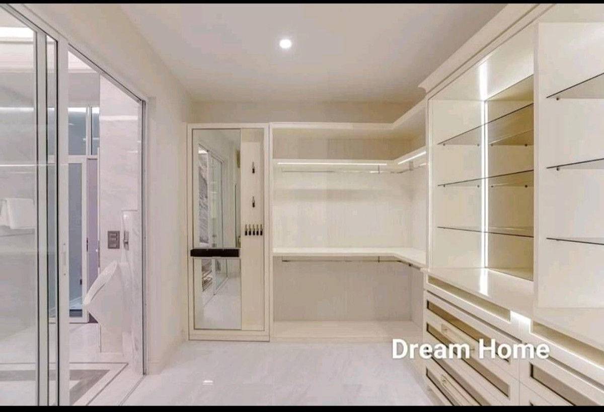 บ้านบางนา แบริ่ง ลาซาล : คฤหาสน์หรู 5 ห้องนอน นันทวัน บางนา กม.7 Tel: 083-966-3665