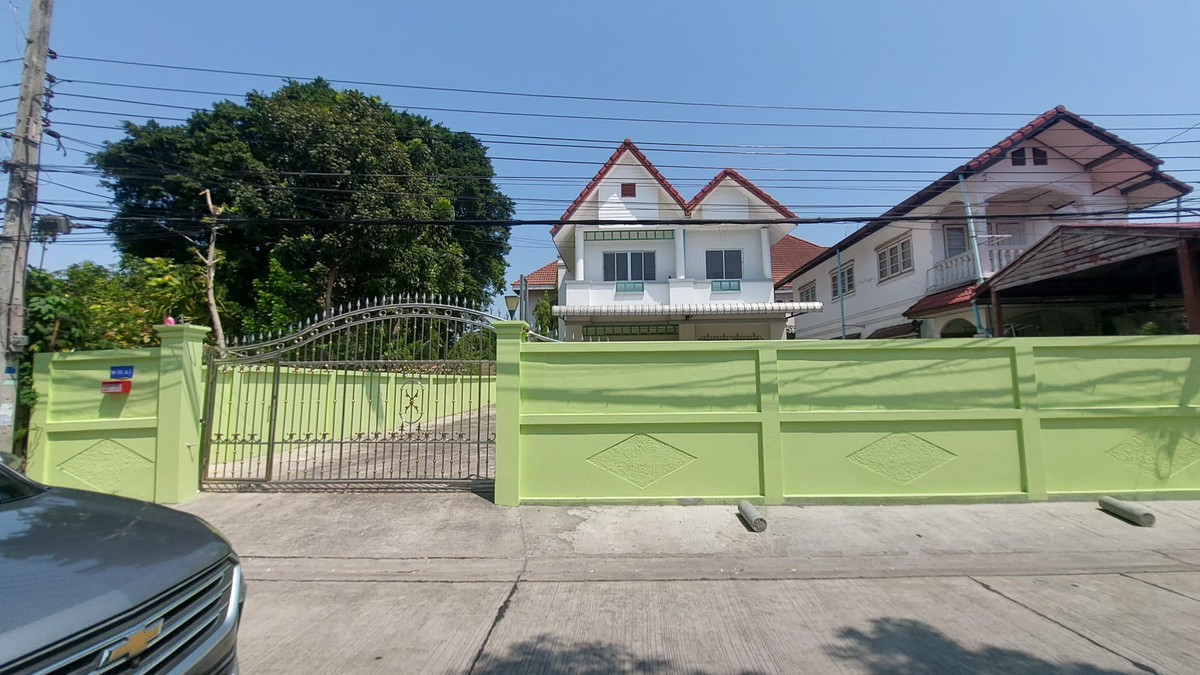 For RentHouseSamut Prakan,Samrong : Rent Big House Near BTS Royal Thai Naval Academy 