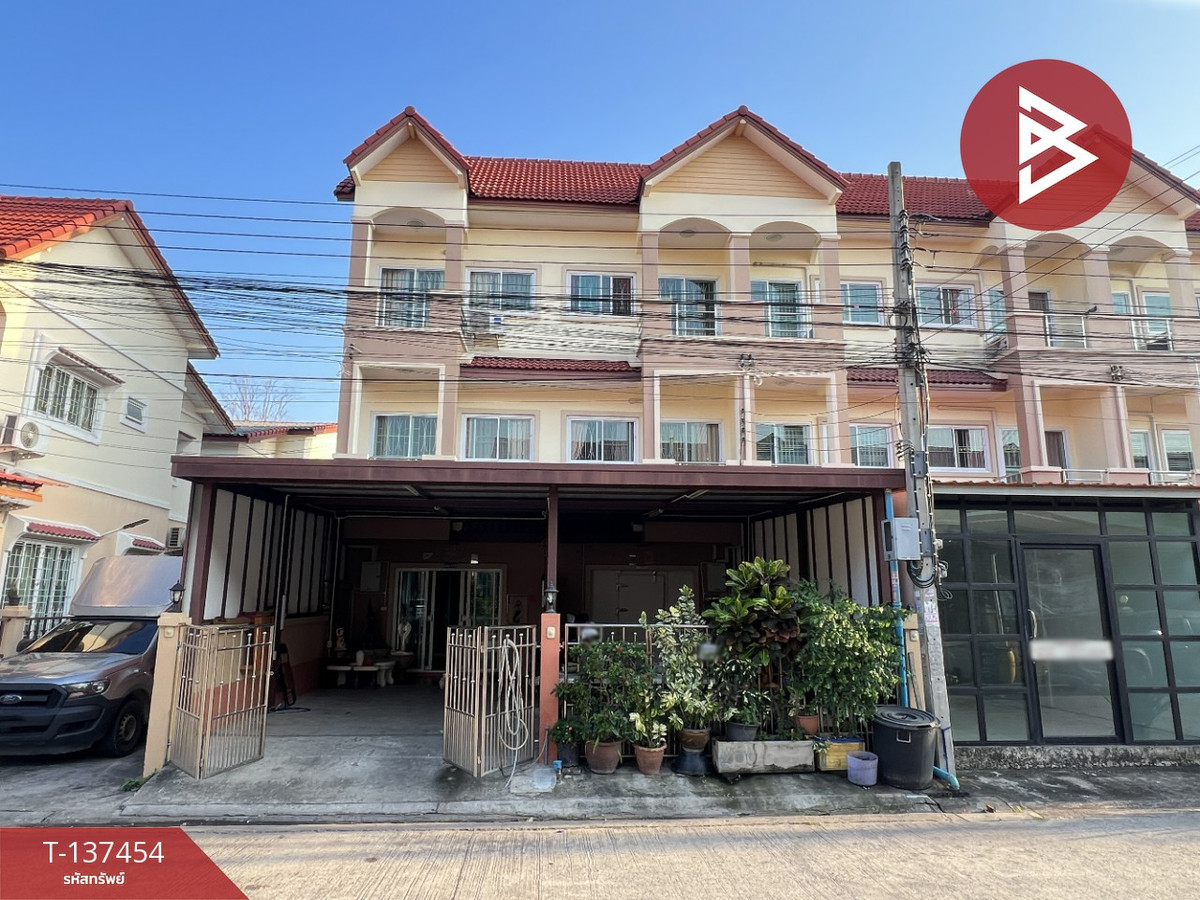 For SaleTownhomeSamut Prakan,Samrong : Townhouse for sale Manthakarn Ville Village, Bang Phli-Tamru, Samut Prakan