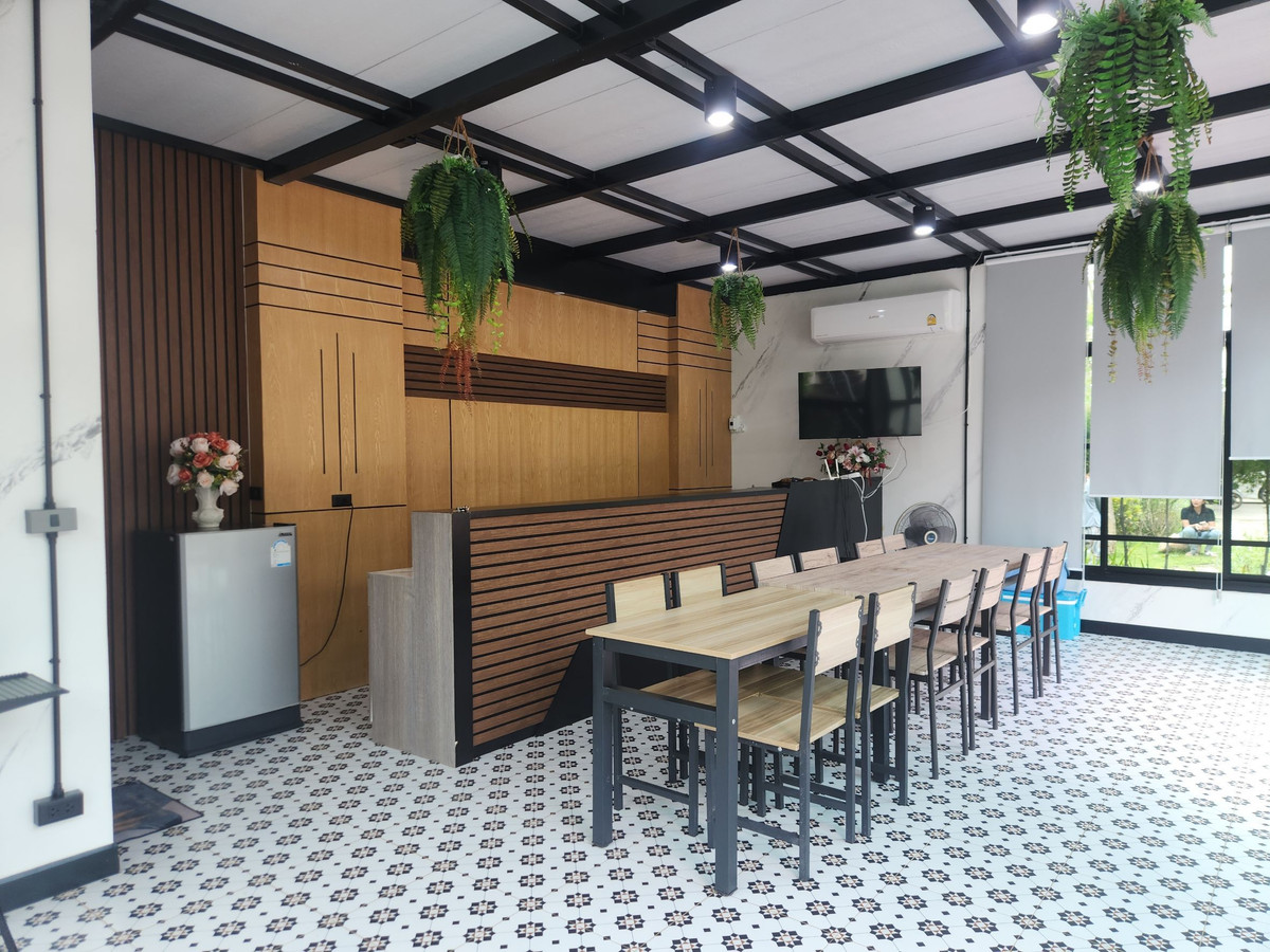 ขายบ้านโคราช นครราชสีมา : ขายบ้านพักตากอากาศหรู เขาใหญ่ พญาเย็น วิวภูเขา | ที่ดิน 300 ตร.วา 3 อาคาร พร้อมสระว่ายน้ำ เฟอร์นิเจอร์ครบ ใกล้ถนนมิตรภาพ