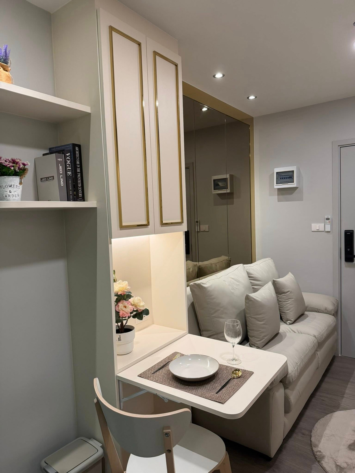 For RentCondoThaphra, Talat Phlu, Wutthakat : Condo for rent near BTS Wutthakat | Regent Home Wutthakat | 1 bedroom, fully furnished, ready to move in, near The Mall Tha Phra and ICONSIAM.